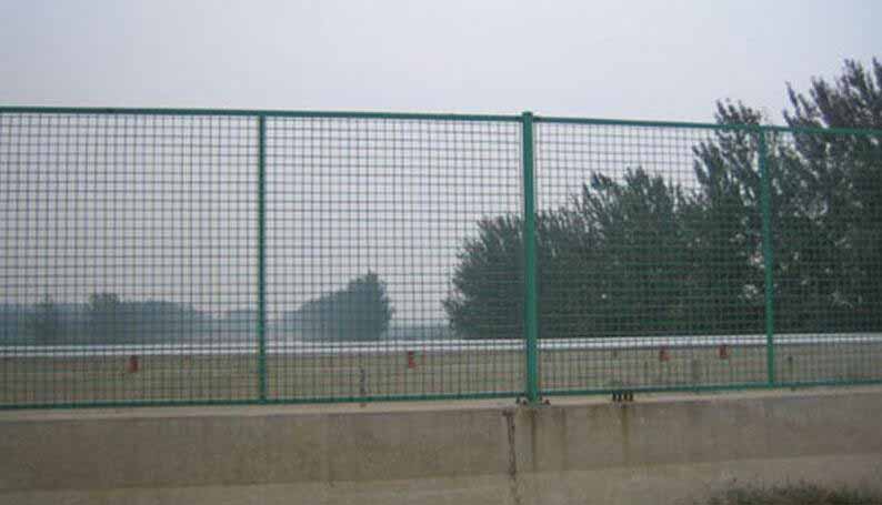 bridge guardrail