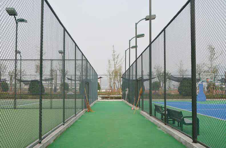 Tennis chain link fence